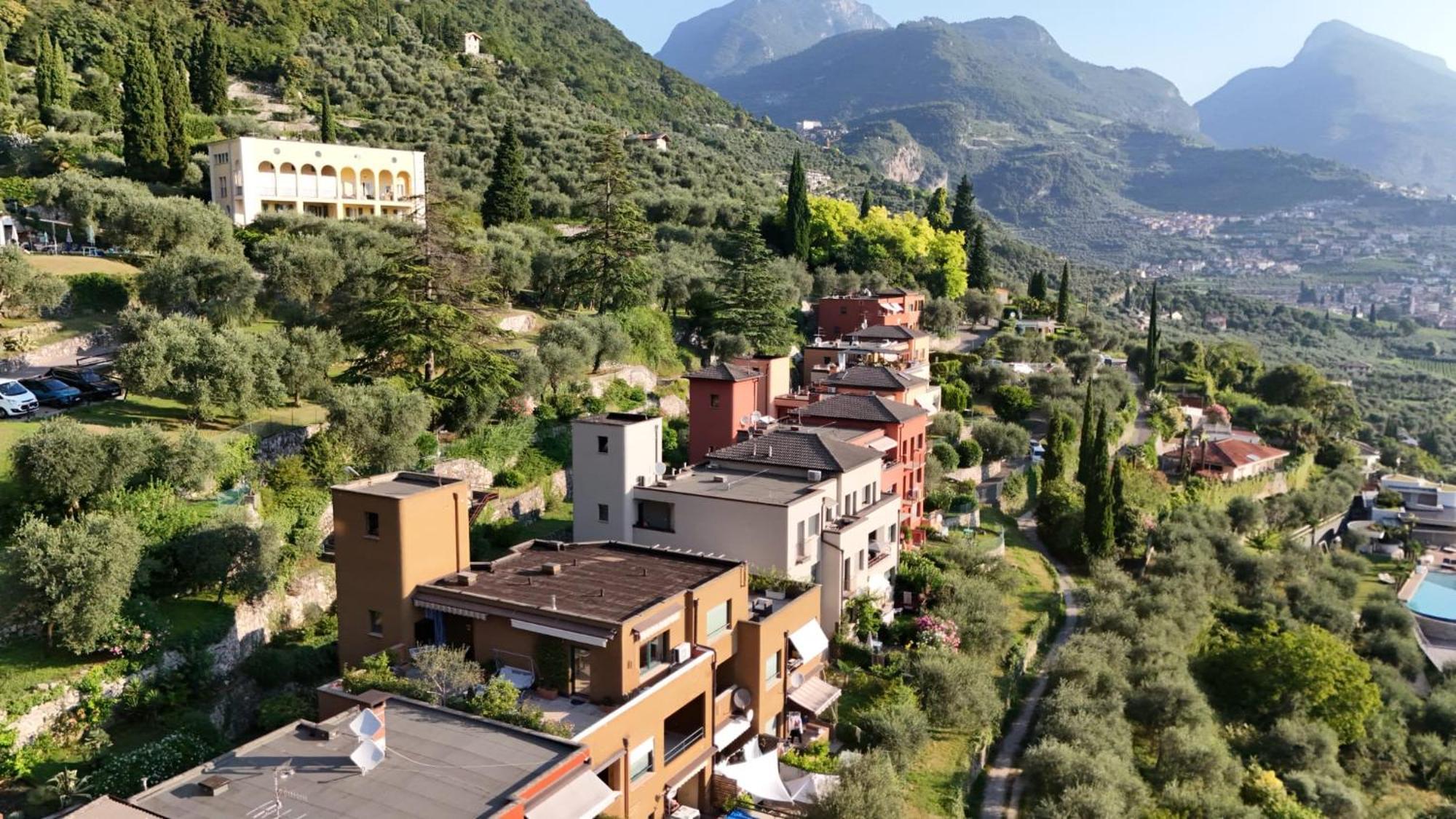 Casa Sara With Swimming Pool Apartment Riva del Garda Exterior photo