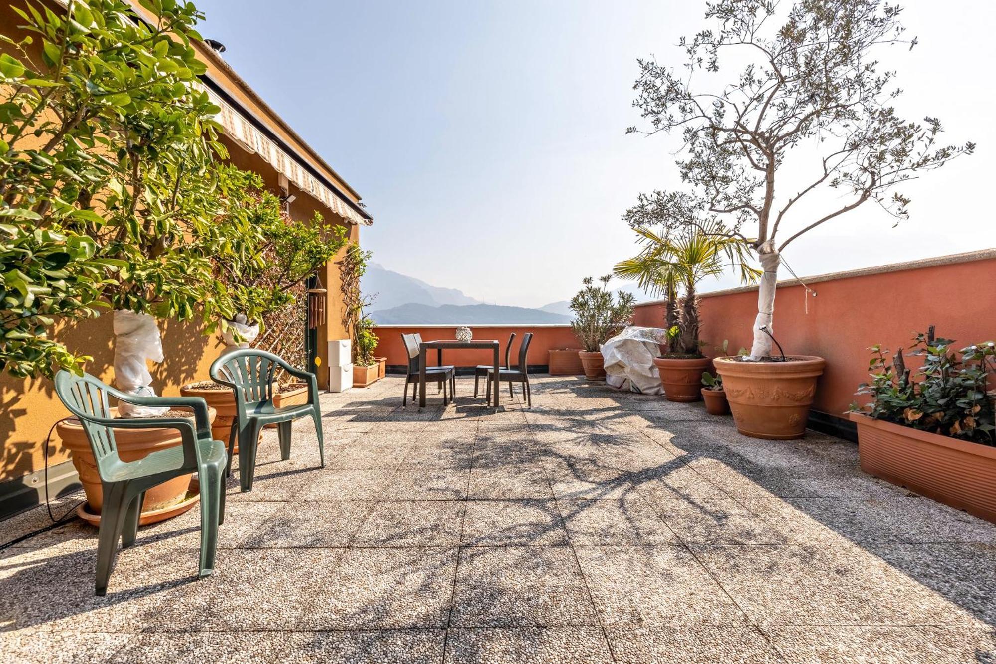 Casa Sara With Swimming Pool Apartment Riva del Garda Exterior photo
